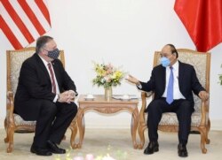 အမေရိကန်နိုင်ငံခြားရေးဝန်ကြီး Mike Pompeo နဲ့ ဗီယက်နမ်ဝန်ကြီးချုပ် Nguyen Xuan Phuc