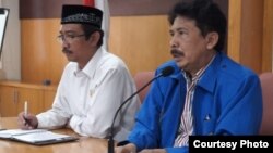 Rektor UIN Sunan Kalijaga Yogyakarta, Prof. Yudian Wahyudi (baju biru) (VOA/Nurhadi).