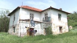 Kuća iz koje treba da se iseli Milica Apostolović (Foto: VOA)