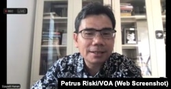 Direktur Eksekutif Lembaga Survei Indonesia (LSI), Djayadi Hanan. (Foto: tangkapan layar/Petrus Riski-VOA).