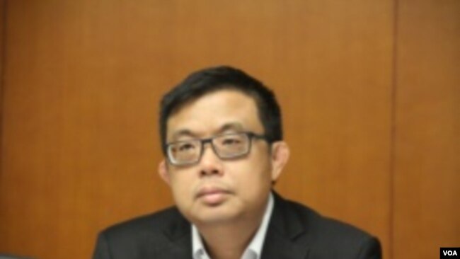 香港立法会民主党议员涂谨申 (美国之音记者申华 拍摄)