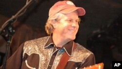 Robert Earl Keen performs on stage during concert tour