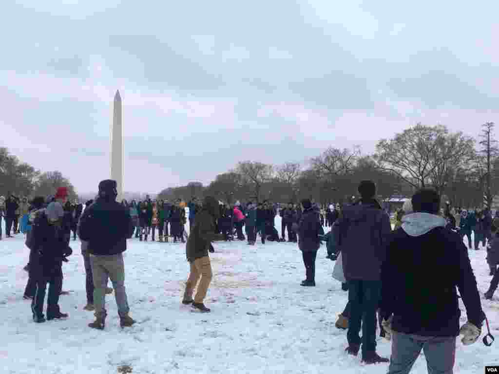 Residentes y visitantes de Washington DC participaron en la diversión.