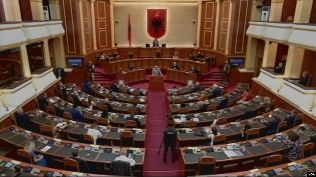 Tiranë: Kuvendi miraton rezolutë kundër antisemitizmit