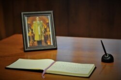 Vice President Joe Biden signed a book of condolences at the Thai Embassy in Washington, D.C. to mourn the passing of Thai King Bhumibol Adulyadej on October 18, 2016.