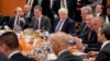 Російський президент Володимир Путін, британський прем’єр-міністр Борис Джонсон та державний секретар США Майк Помпео на переговорах щодо Лівії у Берліні 19 січня 2020 року