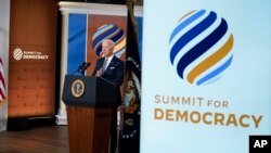 Presidente americano Joe Biden discurso para encerrar Cimeira para Democracia, 10 de Dezembro de 2021