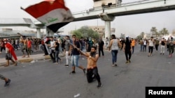 Protes anti pemerintah di Baghdad atas kondisi ekonomi dan layanan publik yang buruk di Irak (foto: ilustrasi). 
