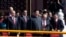 2015年9月3日江泽民被搀扶登上天安门,站在习近平主席一侧,习近平另一侧是李克强总理和俄罗斯总统普京