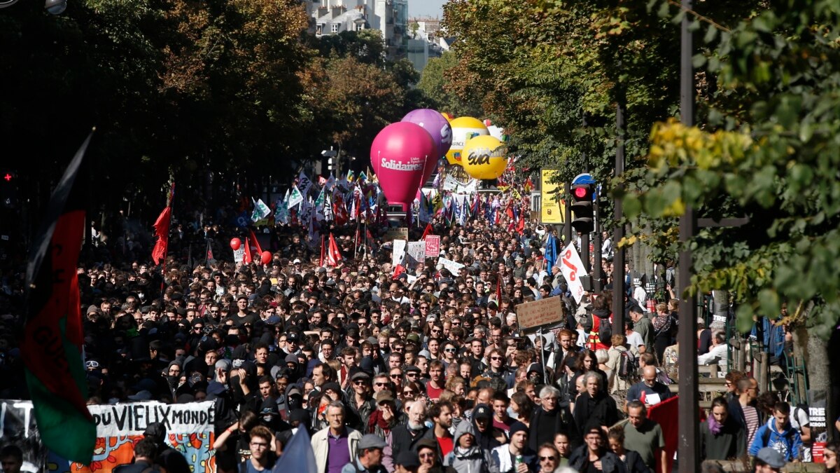 French Unions Block Fuel Depots in Protest Against Labor Reforms