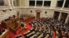 Yunanıstan parlamenti iqtisadi tədbirlər paketini müzakirə etməyə başlayıb