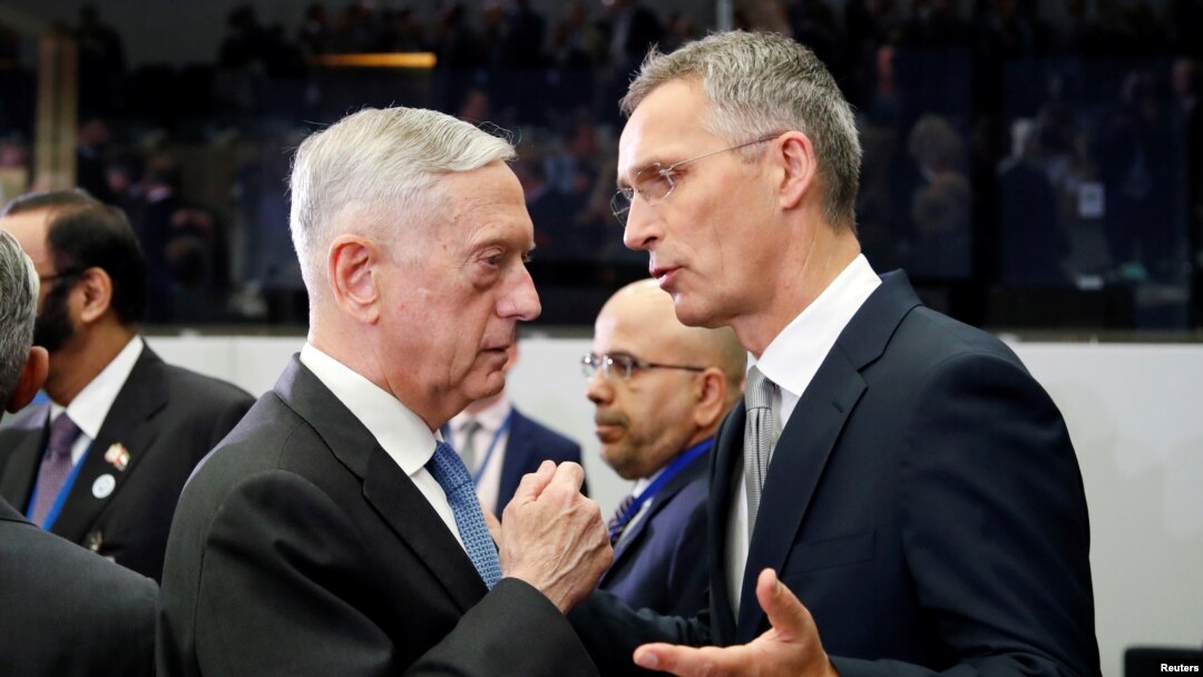 Američki sekretar za odbranu Džim Matis i generalni sekretar NATO-a Jens Stoltenberg tokom današnjeg sastanka u Briselu