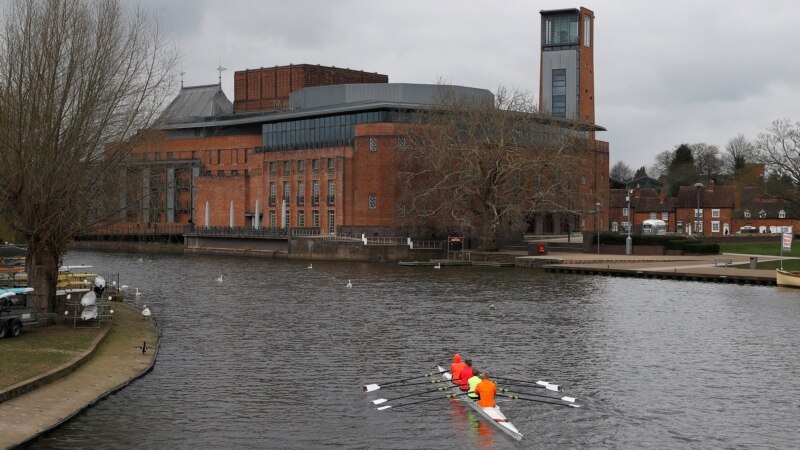 Technology Brings New Interest, Crowds to ‘Closed’ Theaters