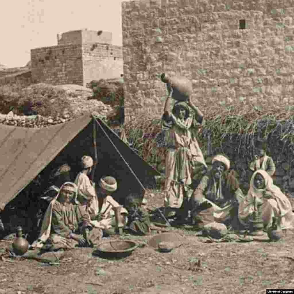 Dom blacksmith, Syria, ca. 1900