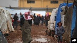 Photo d’archives : Un camp de réfugiés syriens près du poste frontalier de Bab al-Salam avec la Turquie, le 6 février 2016.