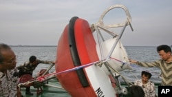 Sebuah buoy pendeteksi tsunami yang dipasang pada 2007 silam di perairan Sumatera.