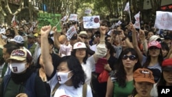 Đây là vụ xuống đường rầm rộ lần thứ nhì trong tháng để chống lại dự án nhà máy lọc dầu ở Côn Minh, thủ phủ tỉnh Vân Nam.