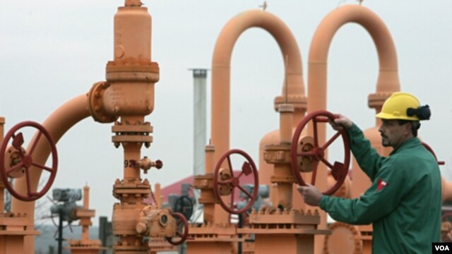 Obama dijo que el oleoducto que se extendería de Canadá a la costa del Golfo de México no aportaría significativa contribución a la economía de EE.UU.