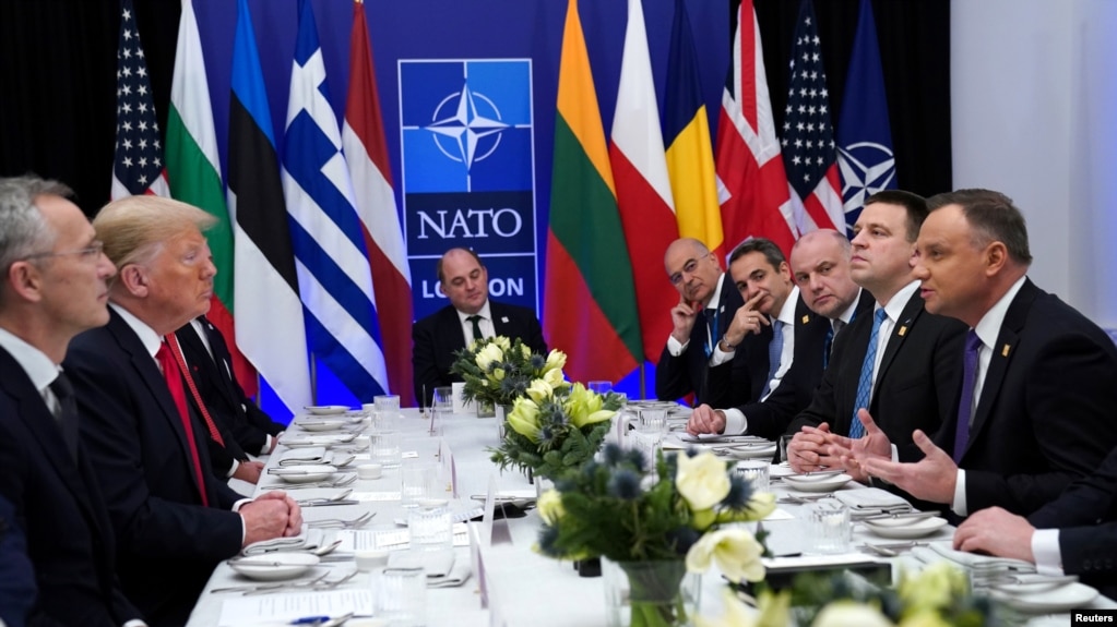 Tổng thống Trump trong cuộc gặp với các đồng minh Nato tại London