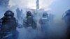 烏克蘭警方在首都基輔跟抗議者衝突