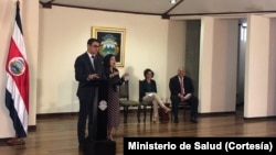 El ministro de Salud de Costa Rica, Daniel Salas, pidió contemplar estas instrucciones a la hora de sostener convivios y demás celebraciones religiosas.