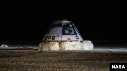 Boingov Starlajner sleteo u pustinju (NASA/Bill Ingalls via REUTERS)