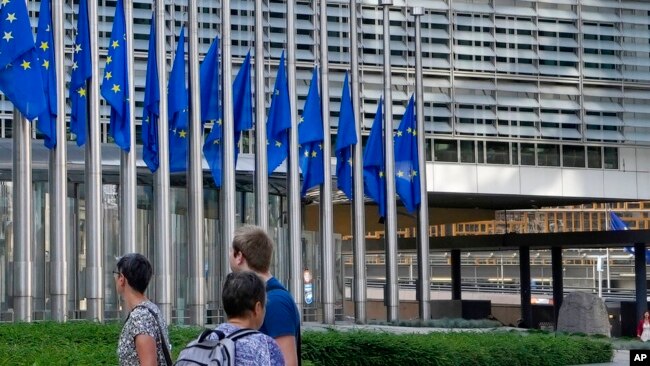 Flamujt e BE-së u ulën sot në gjysmështizë (20 korrik 2021)