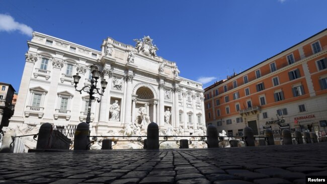 La Fontana Di Trevi, en Roma, es un punto de visita obligado para cualquier turista que visita la capital italiana.