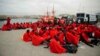 Des centaines de migrants africains tentent de gagner l'enclave espagnole de Ceuta à la nage, deux morts