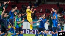 Les joueurs italiens célèbrent leur qualification pour la finale de l'Euro face à l'Espagne, Angleterre, le 6 juin 2021. 