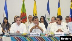 El presidente Rafael Correa (centro) encabeza la reunión de la Alianza Bolivariana para los pueblos de nuestra América (ALBA) en Guayaquil.