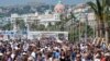 Attentat de Nice: minute de silence en France, le Premier ministre hué