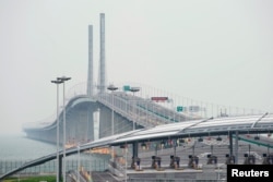تین شہروں کو ملانے والے طویل ترین سمندری پل کا ایک منظر۔ 23 اکتوبر 2018