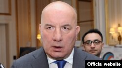 Elman Rüstəmov 