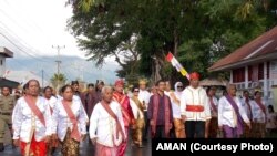 Sekjen Aliansi Masyarakat Adat Nusantara AMAN Abdon Nababan dalam festival budaya pertengahan tahun 2015.