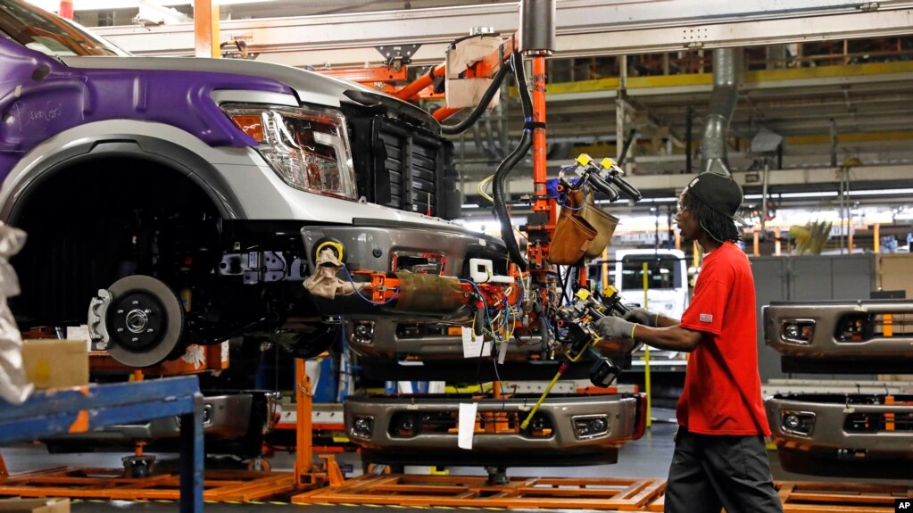 La economÃ­a en general en EE.UU. creciÃ³ al 4,1% anual en el trimestre abril junio, el registro mayor en cuatro aÃ±os.Â 