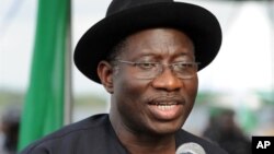 Presiden Nigeria Goodluck Jonathan menyatakan akan mencalonkan diri kembali (foto: dok).