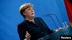 앙겔라 메르켈 독일 총리가 16일 베를린에서 기자회견을 하고 있다.