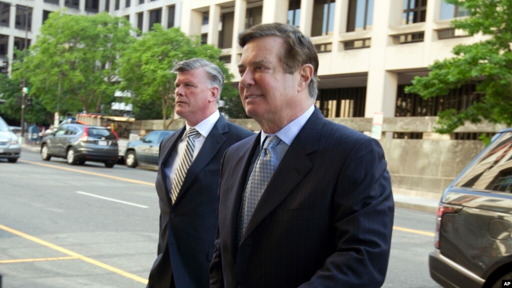 Paul Manafort, exjefe de campaÃ±a del presidente Donald Trump, comparece ante una corte en Alexandria, Virginia, el martes, 31 de julio de 2018.