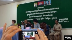 Health officials gathered in Kampong Speu province to educate Cambodians on how to fight child mortality. 