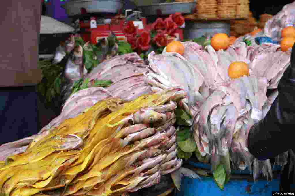 در آستانهٔ نوروز تقاضا برای خرید ماهی افزایش می‌یابد.