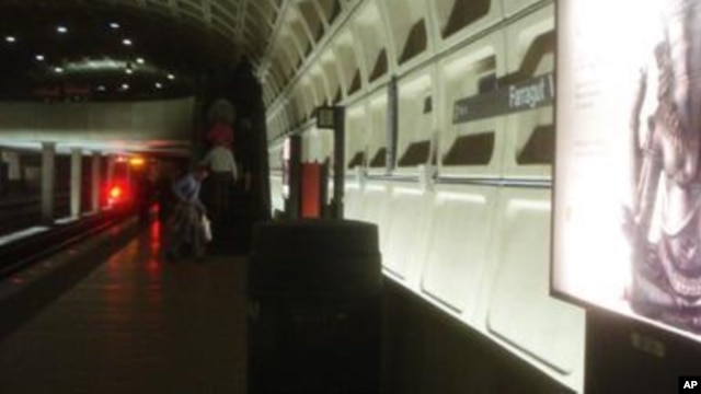 La linea azul, naranja y plateada están suspendidas temporalmente.