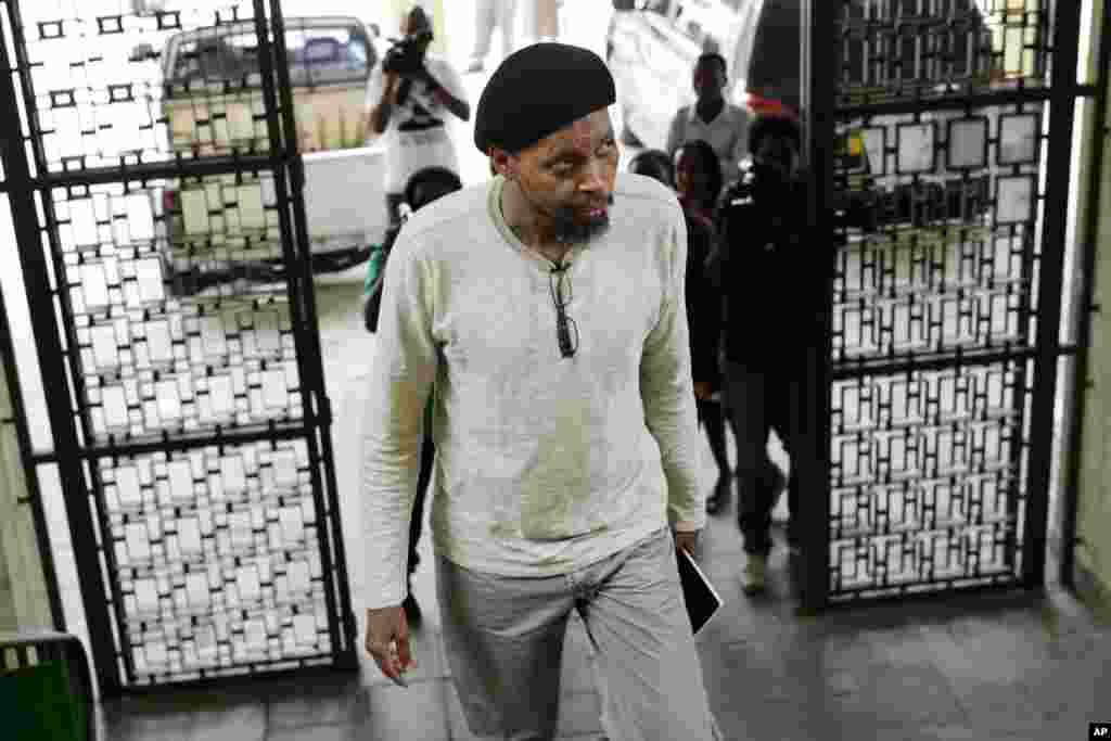 Innocent Muhozi, head of the Renaissance radio and television station, arrives at the courthouse in Bujumbura, May 22, 2015.