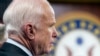 McCain appelle Trump à cesser ses attaques contre les journalistes