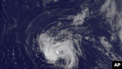 ພາຍຸ Hurricane Earl