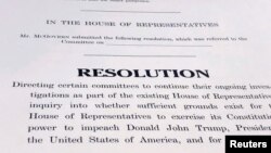 El borrador de una resolución de la Cámara de Representantes de Estados Unidos que establece formalmente los próximos pasos en la investigación de juicio contra el presidente Donald Trump.