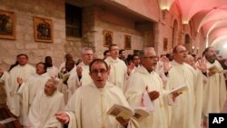 Célébration de la Noël par le clergé catholique à Bethlehem (25 déc. 2016)