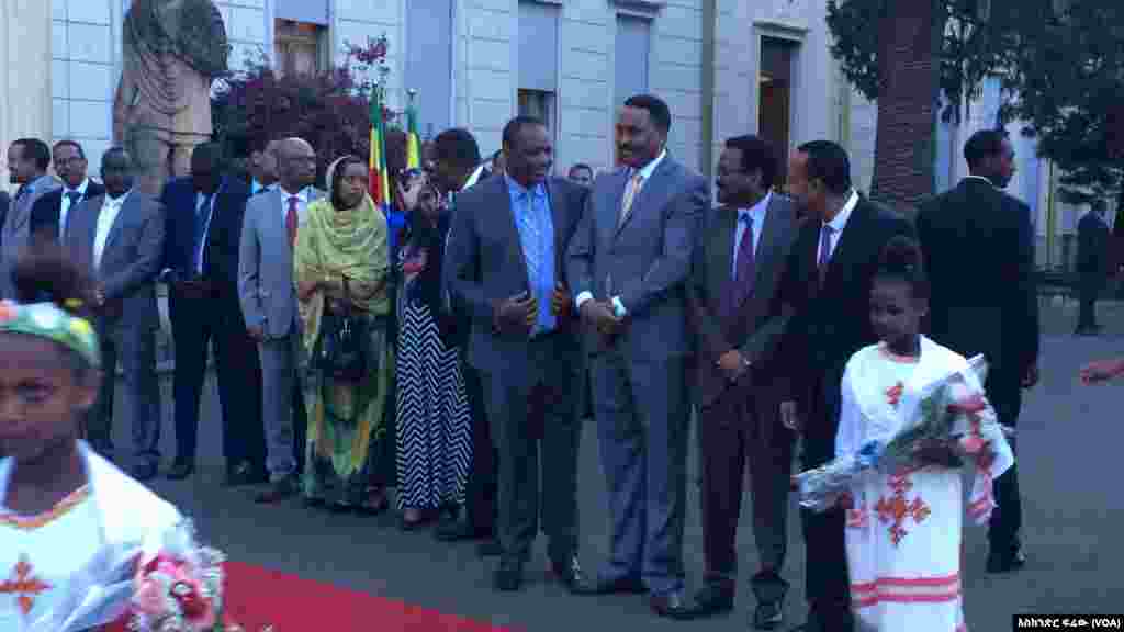 የጠ/ሚ ኃይለማርያም ደሳለኝ ሸኝት - በብሄራዊ ቤተመንግሥት
