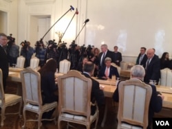 US Secretary of State John Kerry meets with Russian officials in Moscow, March 24, 2016. (C. Saine / VOA)