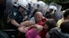 Polisi Yunani Protes karena Dilarang Masuk Gedung Parlemen